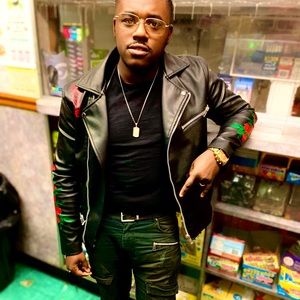 Meet your Posher, Malik